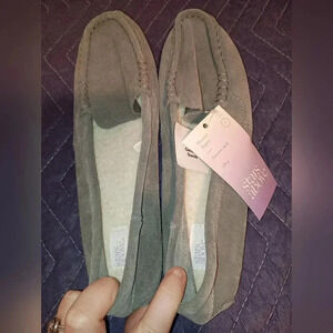 STARS ABOVE NWT Gray Christmas Winter Slip On Gift moccasin slippers‎ (#912)